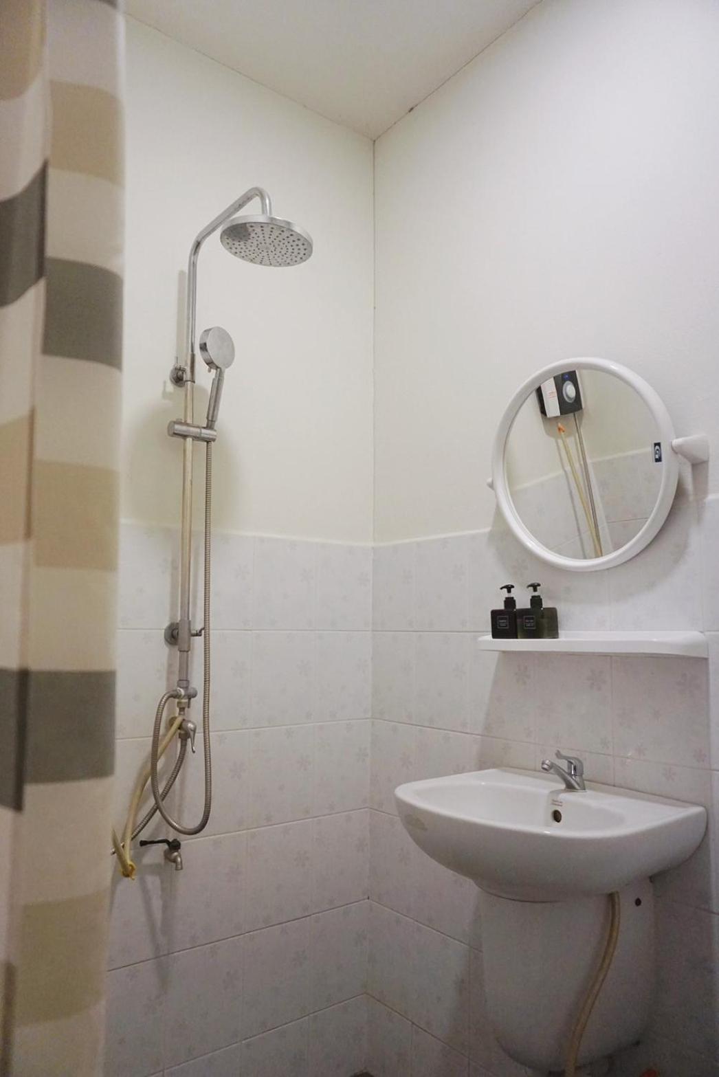 Manee Guesthouse And Record บ้านมานี Čiang Mai Exteriér fotografie