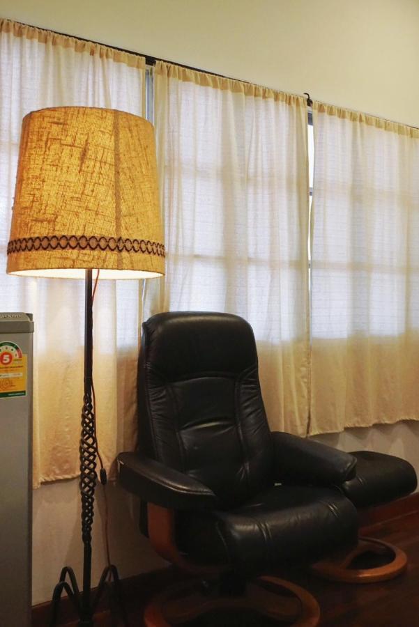 Manee Guesthouse And Record บ้านมานี Čiang Mai Exteriér fotografie