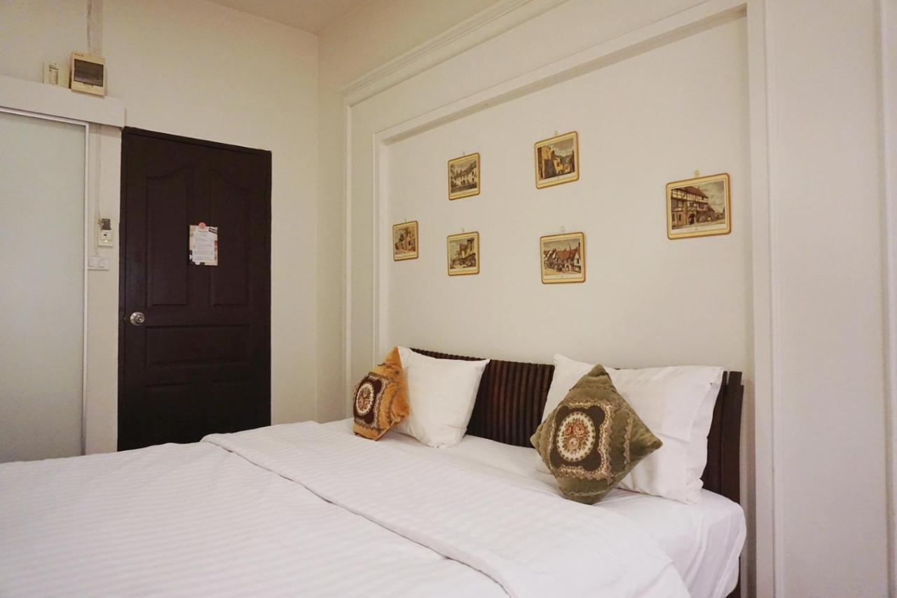 Manee Guesthouse And Record บ้านมานี Čiang Mai Exteriér fotografie