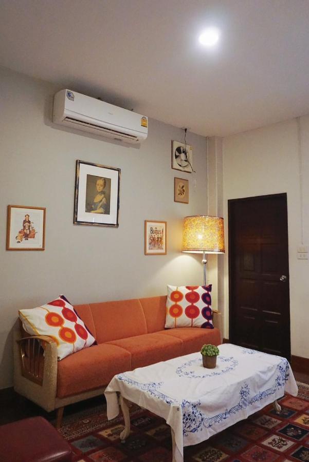 Manee Guesthouse And Record บ้านมานี Čiang Mai Exteriér fotografie