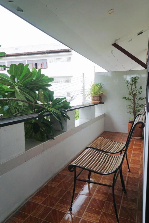 Manee Guesthouse And Record บ้านมานี Čiang Mai Exteriér fotografie