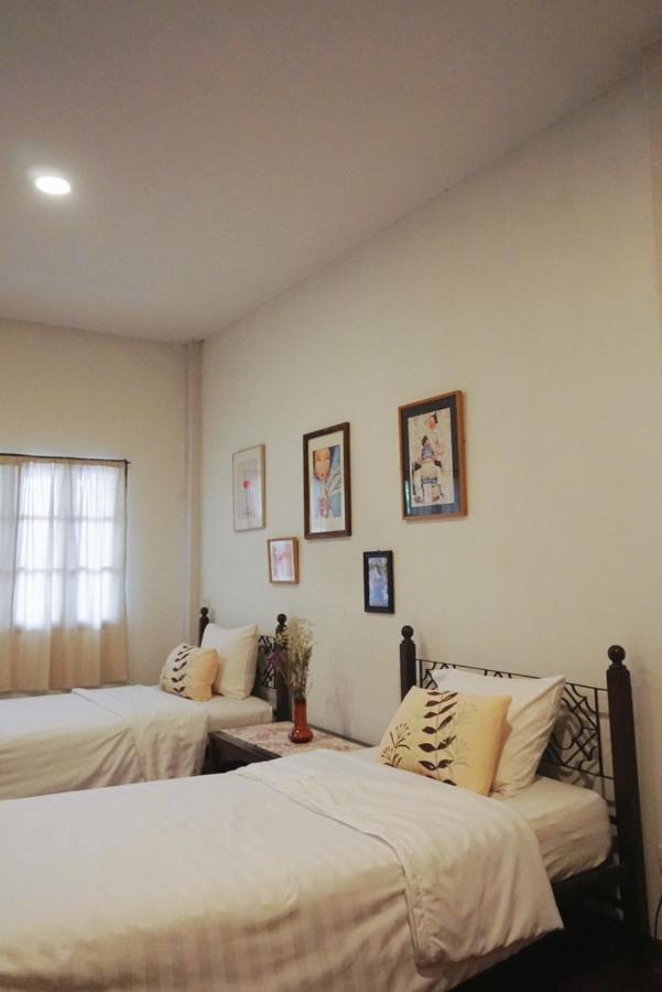 Manee Guesthouse And Record บ้านมานี Čiang Mai Exteriér fotografie
